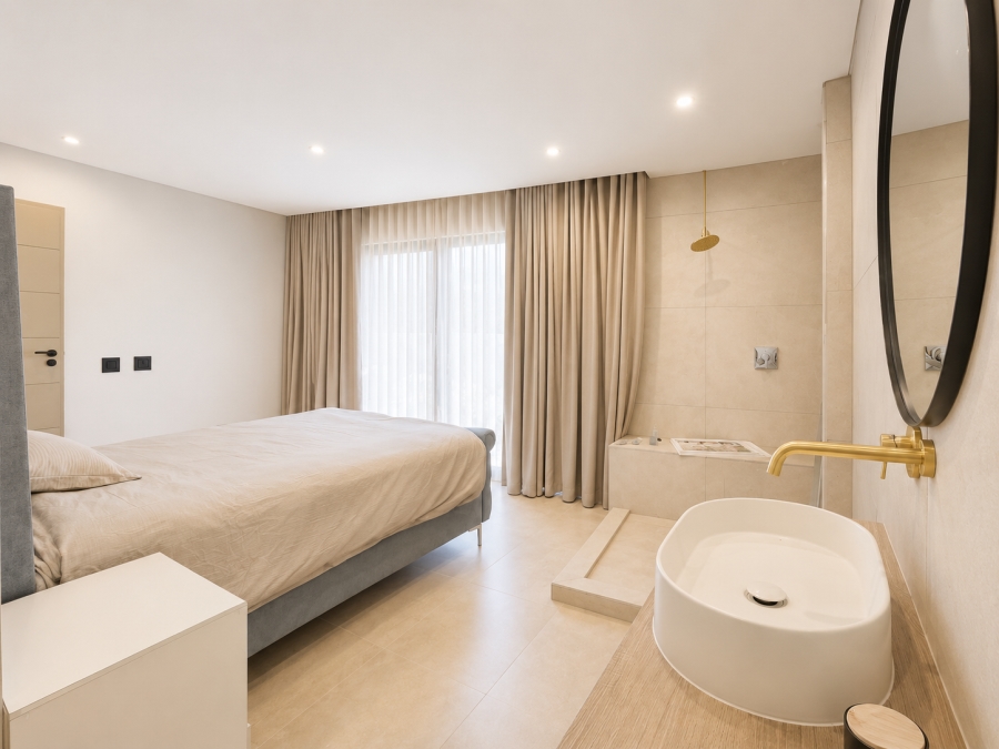 5 Bedroom Property for Sale in The Islands Estates North West